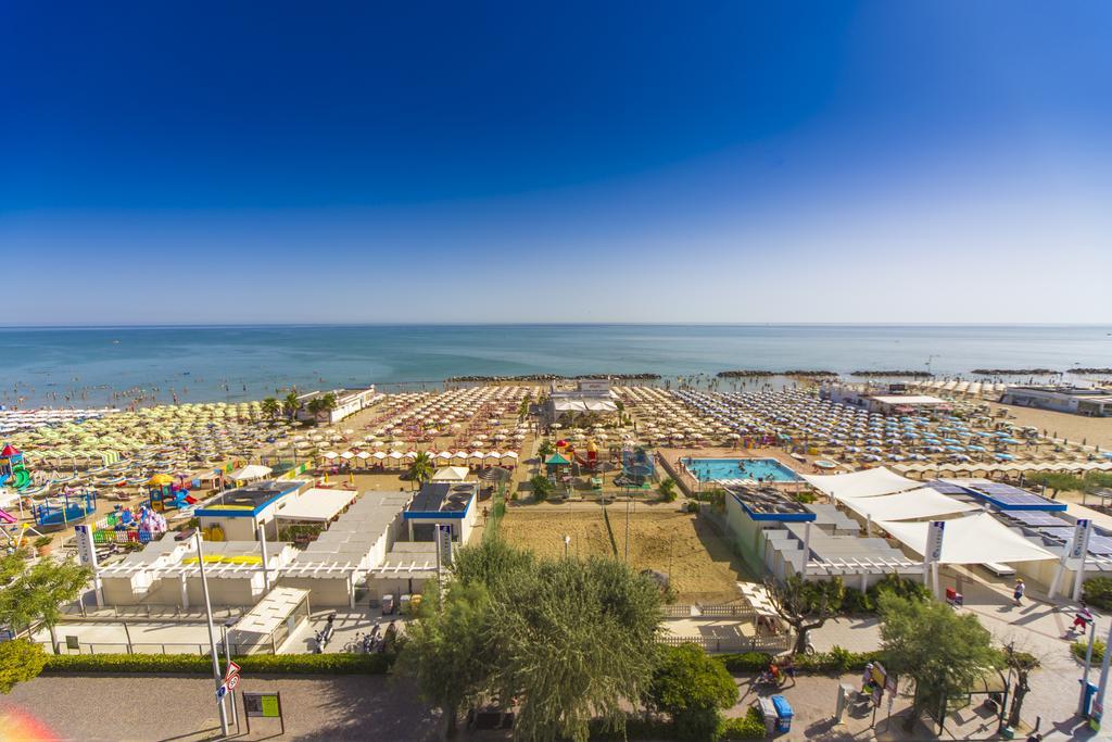 Hotel Touring Мизано-Адриатико Экстерьер фото